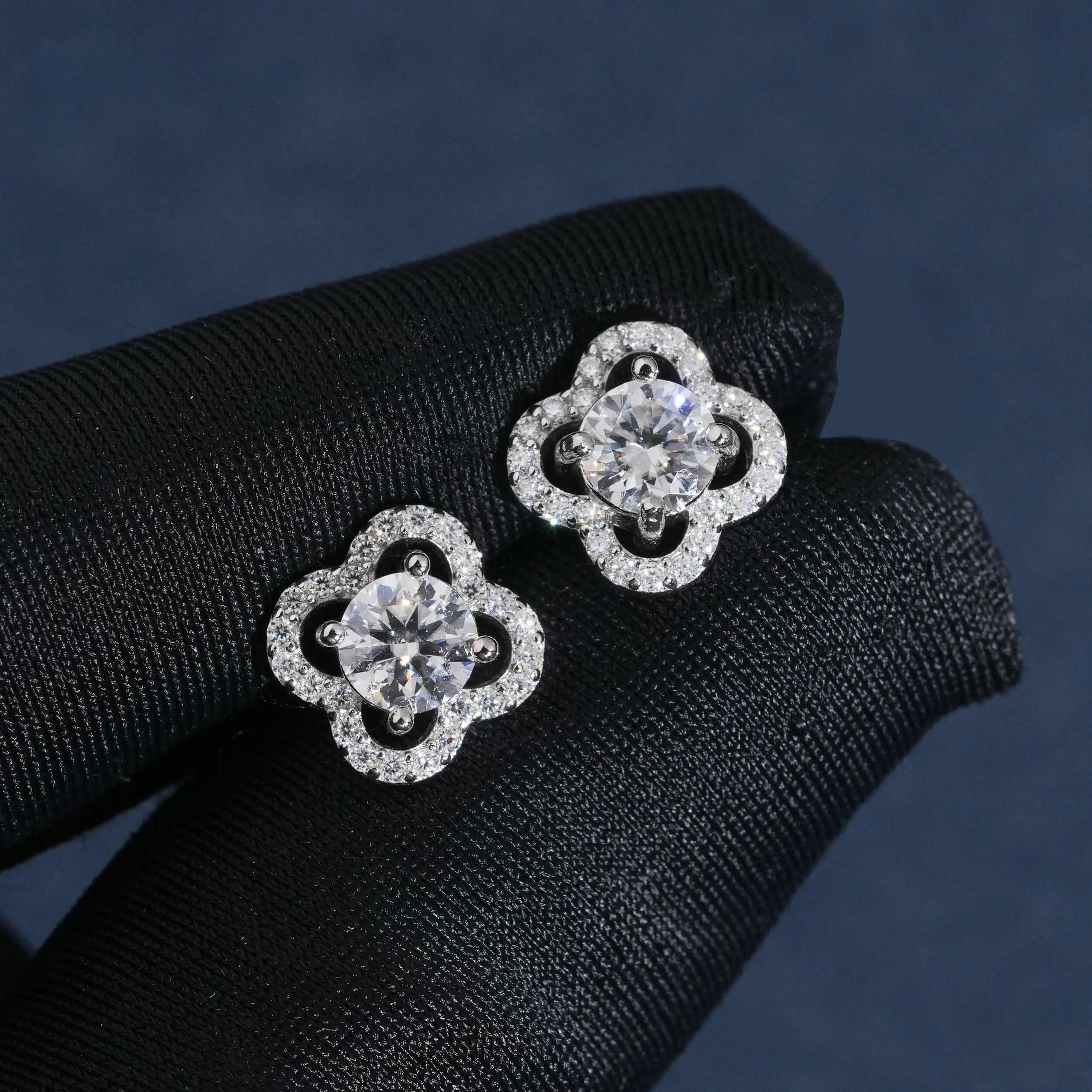 Round Flower Cluster Earrings Lab Diamond – 14k Gold