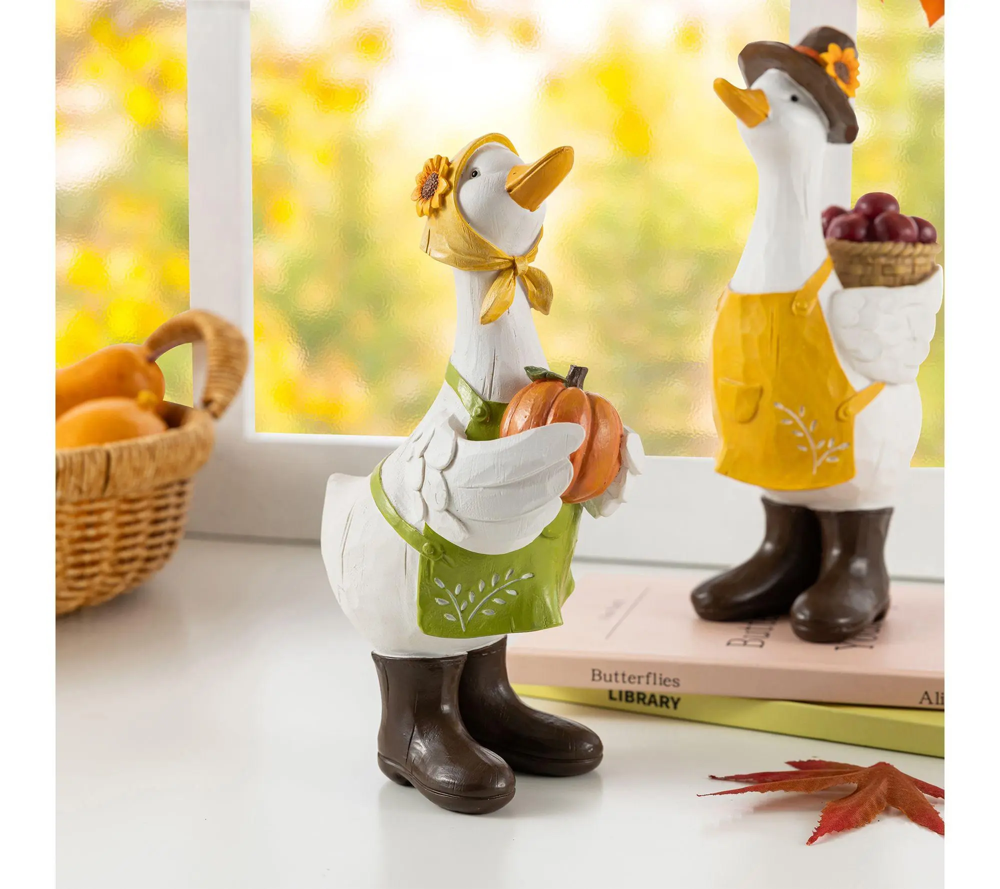 Glitzhome S/2 Fall Resin Geese Table Decor Set Entryway