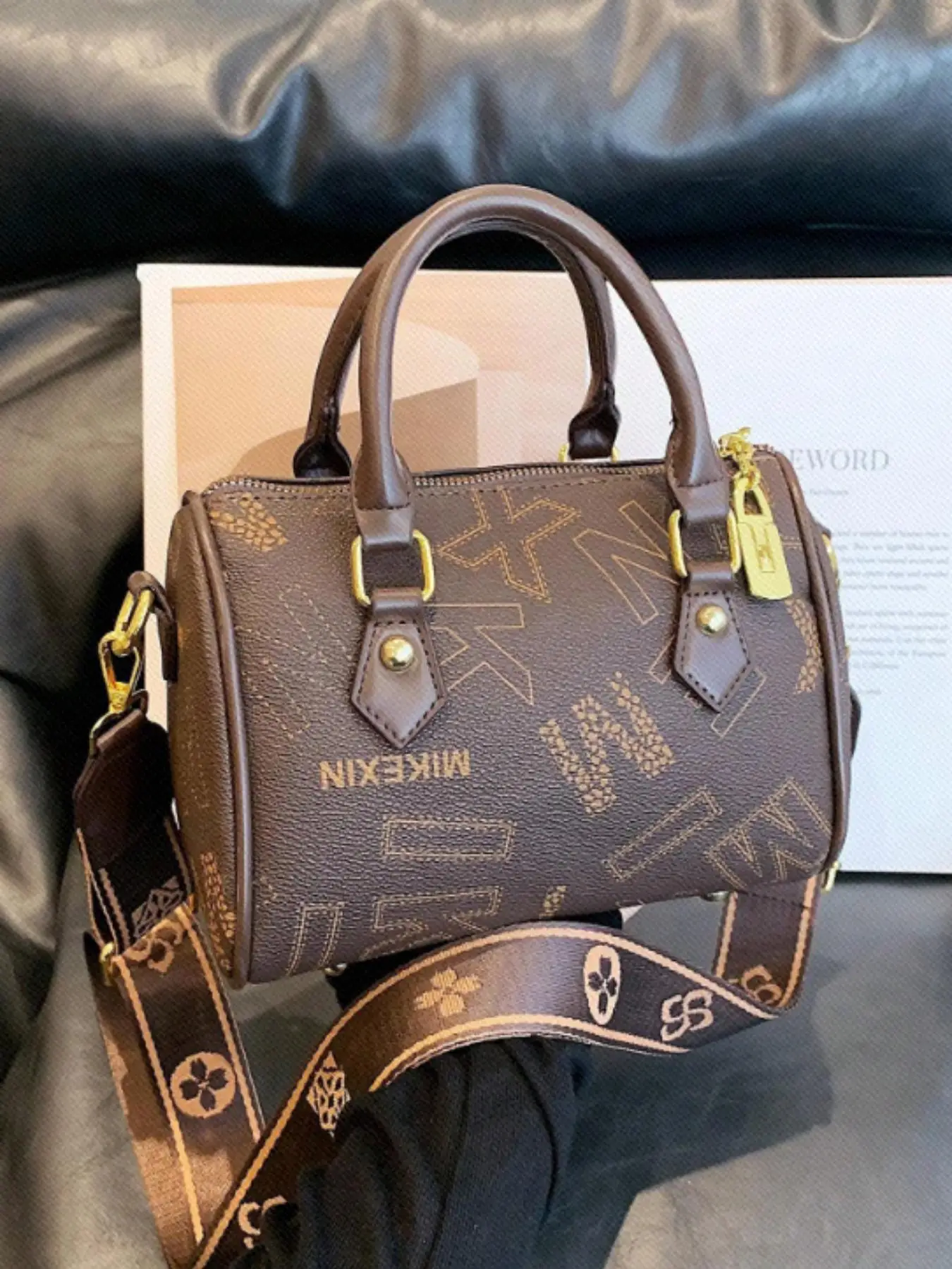 Fashion Random Letter Print Boston Bag As Gift, Casual Pu Leather Zipper Shoulder Bag for Women, Trendy Matching Classic Handbag for Work & Daily Used