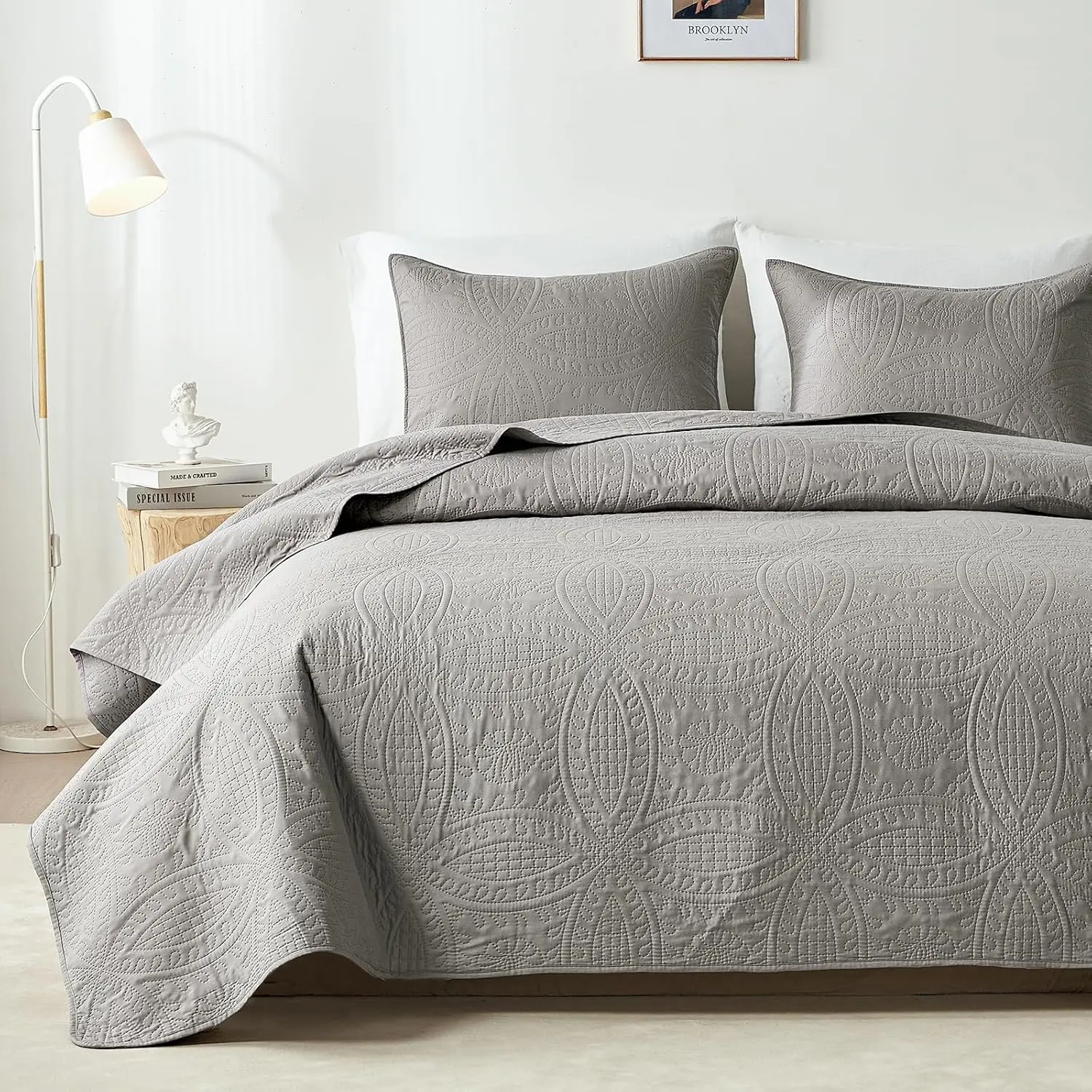 【Moving Season】Solid Gray Ultrasonic Quilt Set, 3 Piece Queen Size Bedding, Lightweight Soft Coverlet, Stitch-Free Modern Bedspread for All Seasons, Machine Washable