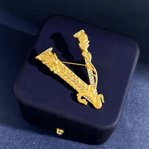 Baroque V shape brooch, vintage women men suit coat accessories pins jewelry Jewellery Jewlery