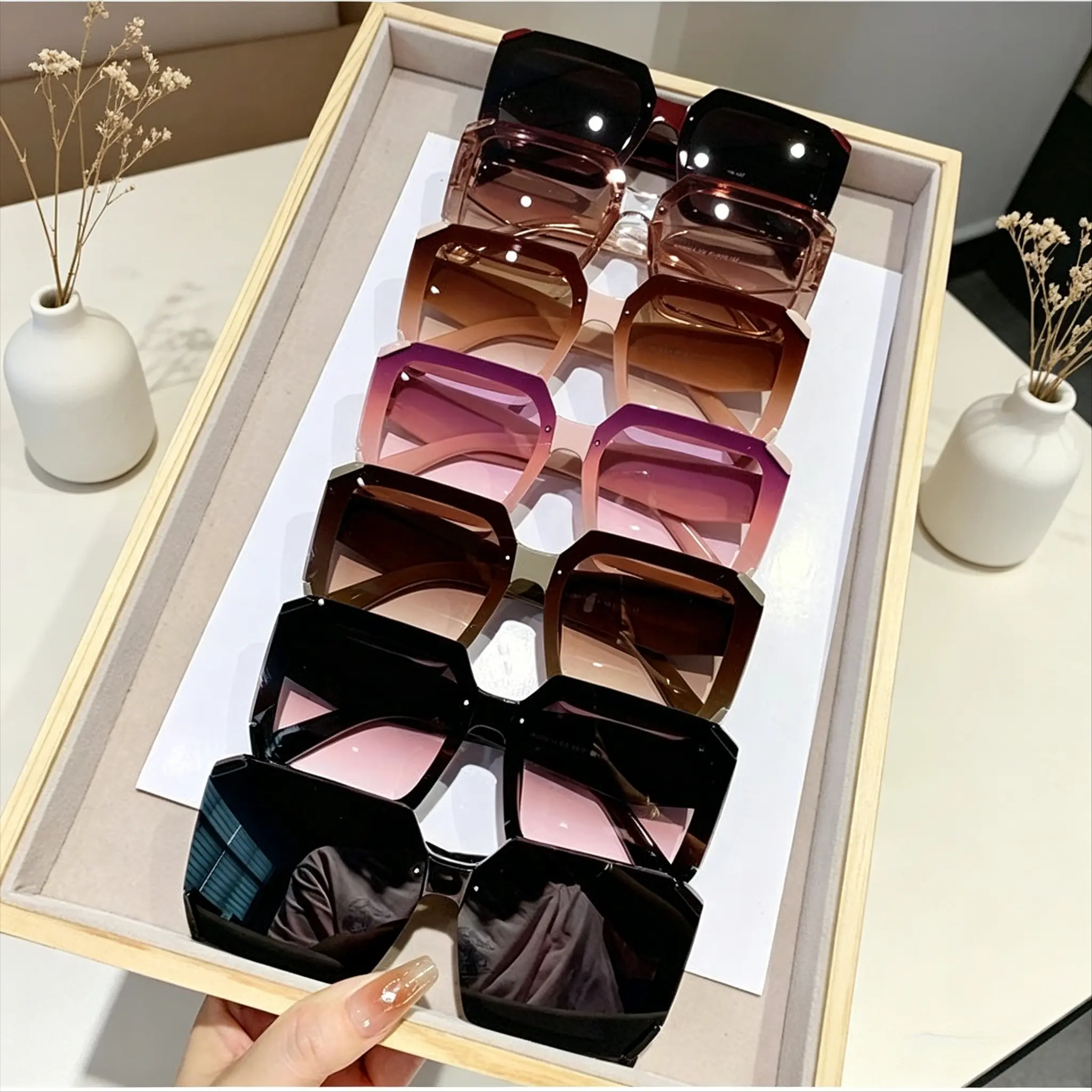 7PCS Bulk Women's Square-Tinted Sunglasses, Multi-Style Trendy Fashion Eyewear, UV & Glare Resistant Tinted Sunglasses for Outdoor Daily Wear, Bulk Women's Sunglasses, Square-Tinted Women's Sunglasses