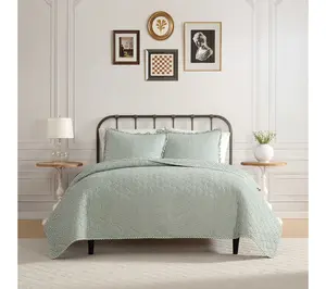Laura Ashley Gracies Gingham Cotton Full/Queen Quilt Set