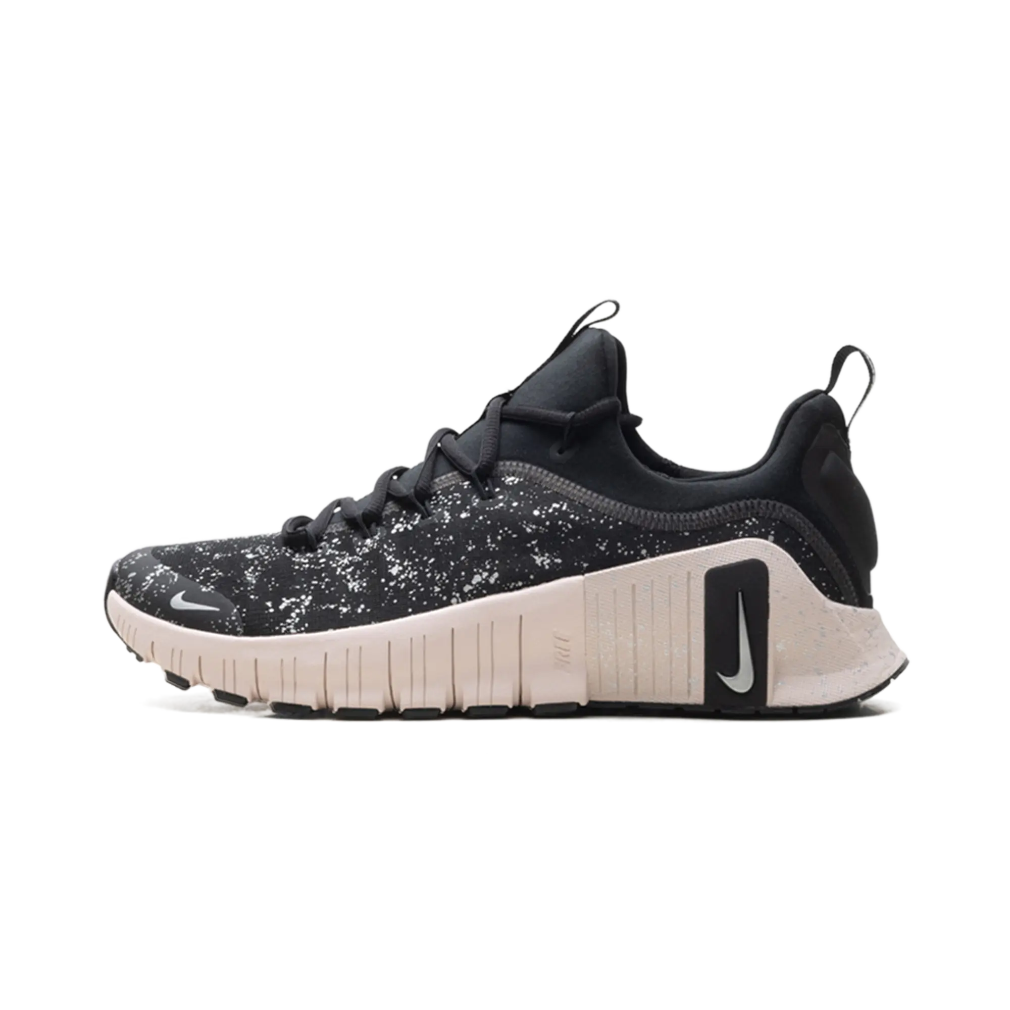 Free Metcon 6 SE WMNS "Black Silt Red" HV2017 001