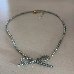 Stainless Steel Bow Necklace with Elegant Beaded Design for Everyday Wear