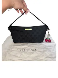 Pre-owned GUCCI GG Canvas Shoulder Bags Gucci Black Boat Bag with Dustbag