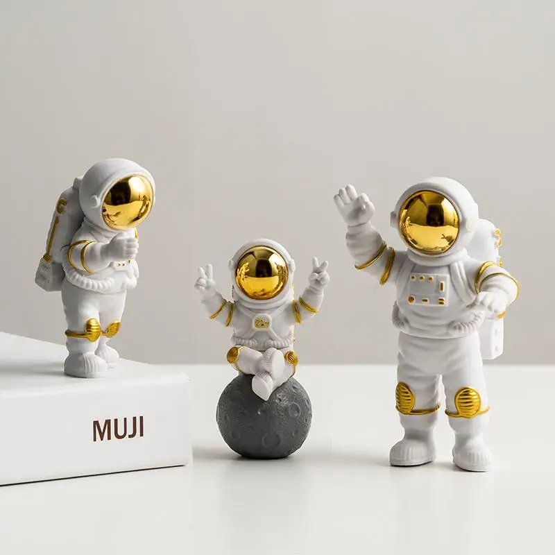 Astronaut Design Decorations, 3 Counts Creative Mini Astronaut Model Ornament Set, Desktop Decoration for Home Office Bedroom, Pop Figurine, Home Deco