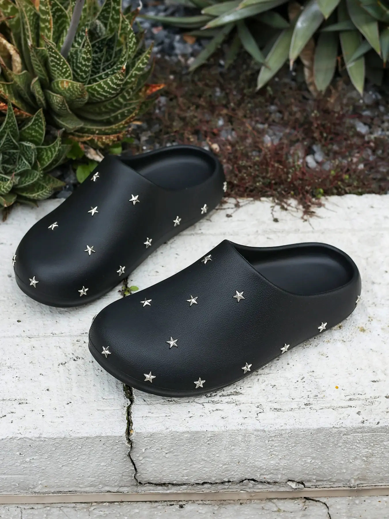 Women's Star Studded Clog Slides, Breathable EVA Open Back Mule Slippers, Lightweight Casual Shoes for Indoor, Outdoor, Walking