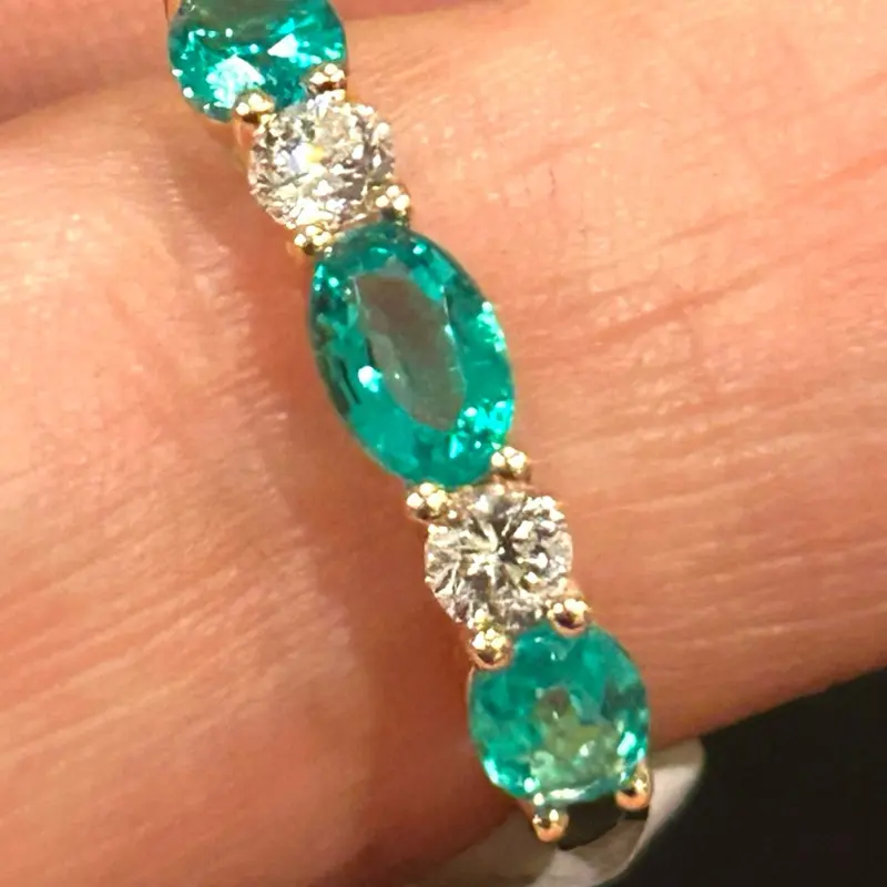 Esmeralda /diamond  ring 14k gold solid