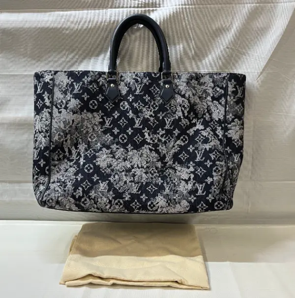 Pre-owned Louis Vuitton Canvas Tote bags Grand Sac Monogram Tapestry Tote Handbag J8081101