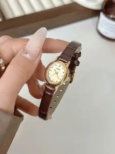 Vintage Elegant Oval Quartz Watch for Women, Geometric Pattern, Mineral Glass Dial, Buckle Closure, All Seasons, 20mm Case Diameter, Quartz Wristwatch