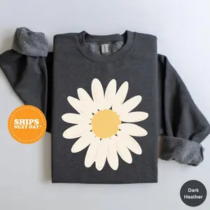 Floral Sweatshirt, Women's Plant Crewneck Sweatshirt, Flower Hoodie, Cute Boho Sweatshirt, Trendy Flower Sweatshirt, Daisy Shirt