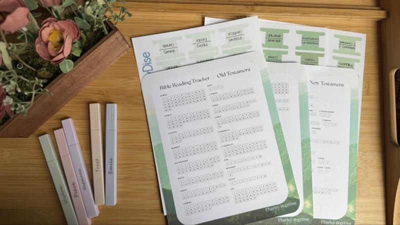 Bible study kit with reading tracker Bible study kit with reading tracker