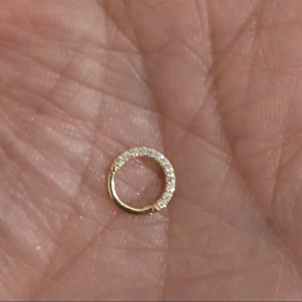 PIERCING  CARTILAGO