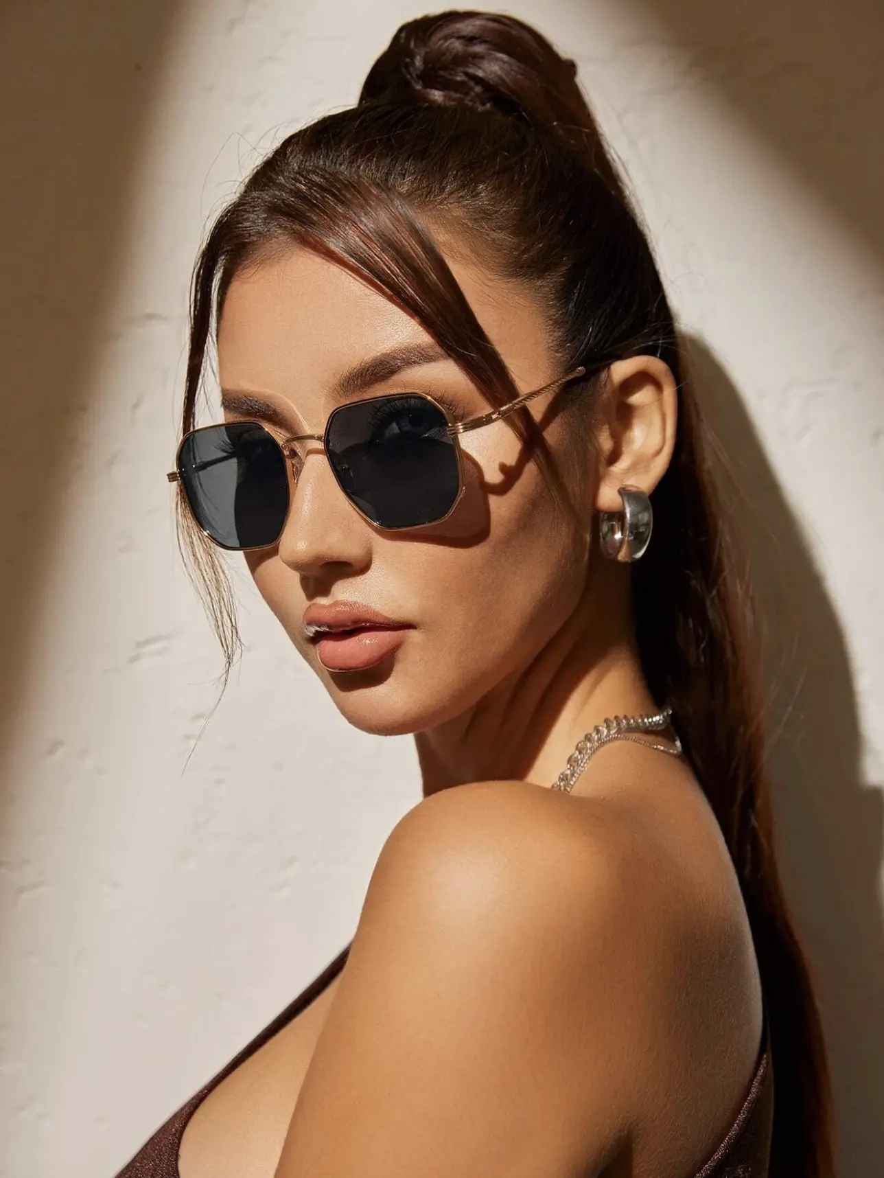 Gilded Edge Octagon Sunnies – Luxe Gold Frames with Dark Lenses for a Bold, Chic Look That Stands Out Anywhere!