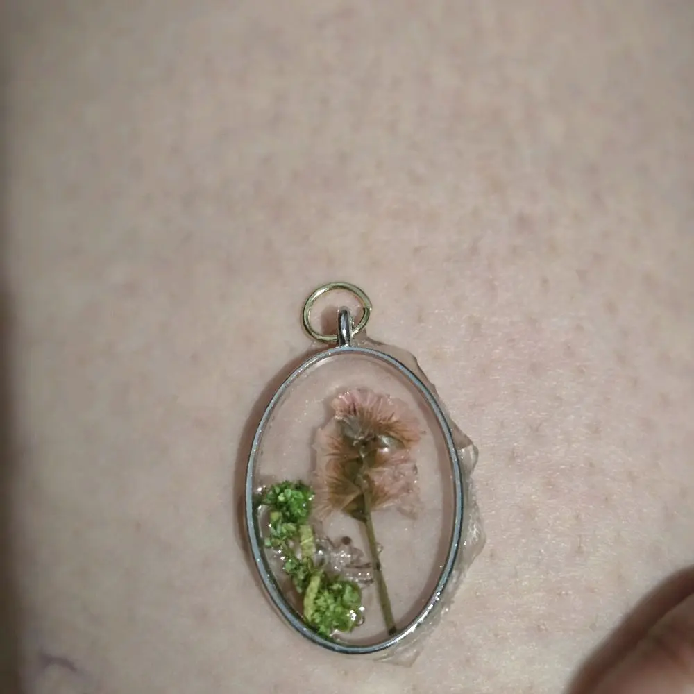 resin flower necklaces