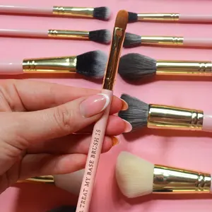 P.Louise #7072 Flat Brush