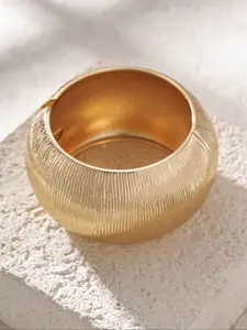 Chunky Cuff Bracelet for Women, Fashionable Bangle, Bold Wide Bangle, Retro Textured Metal Design, Perfect for Parties & Holidays, Trendy Jewellery Accessories