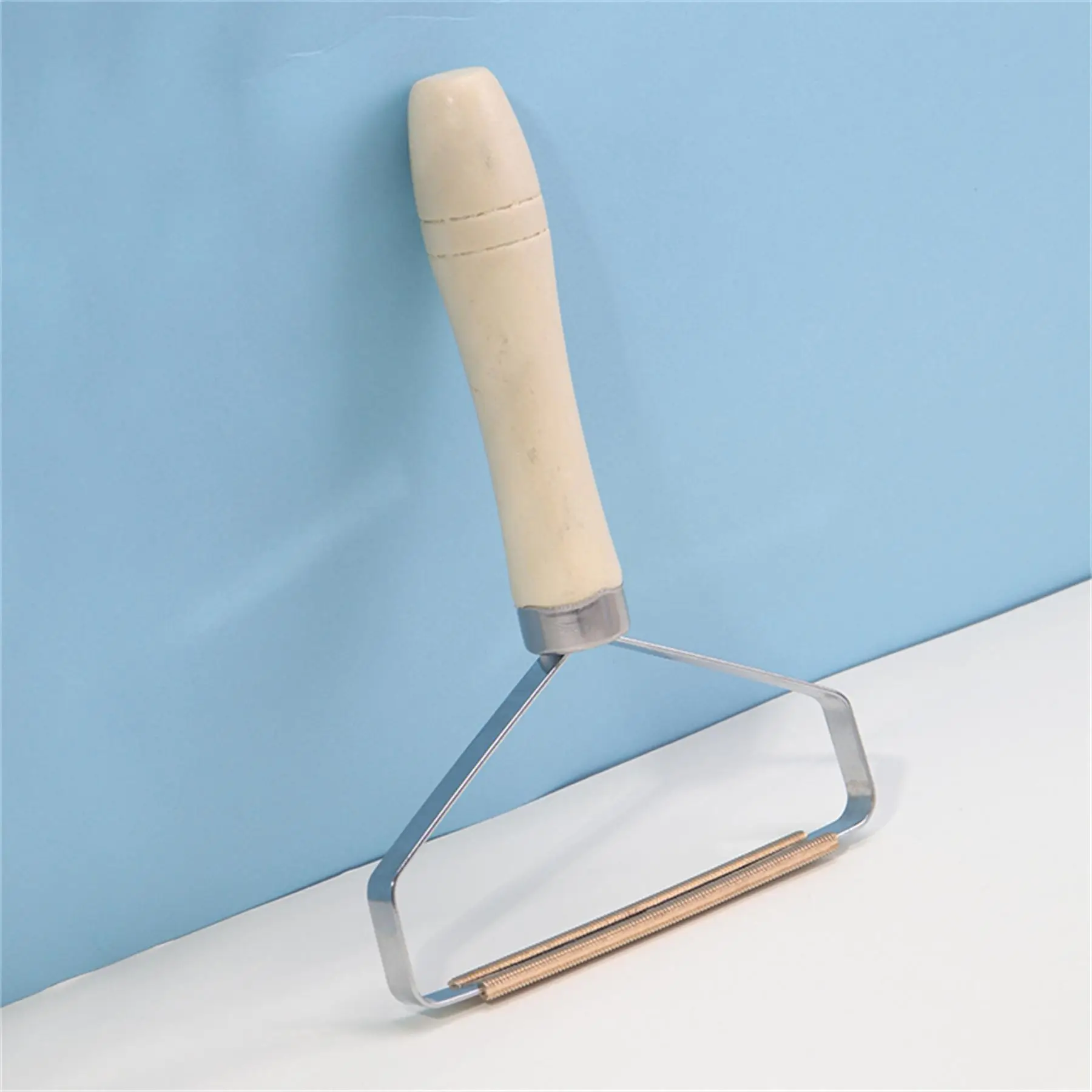 Cat Hair Removal Brush with Wooden Handle, Dog Hair Lint Removing Tool, Fur Shaving Tool, Clothes Fuzz Roller, Scraper for Carpets, Felt Mat, Summer G