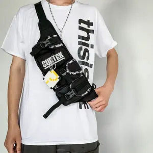 Multipocketed unisex reflective waist bag