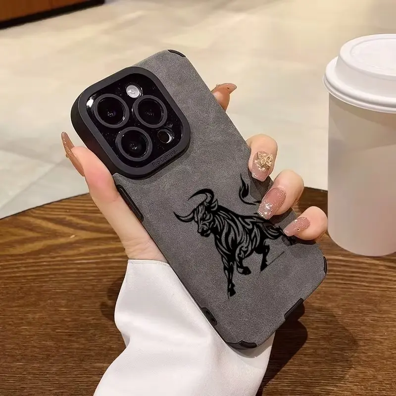 Fashionable bull pattern phone case, shockproof soft back cover, compatible with iPhone 17/16/15/14/13/12/11/X/XS/XS Max/XR/7P/8P/17E, suitable as a holiday gift for friends, family, or yourself., Accessories, Smartphone, Cellphone, Handheld summerwins,su