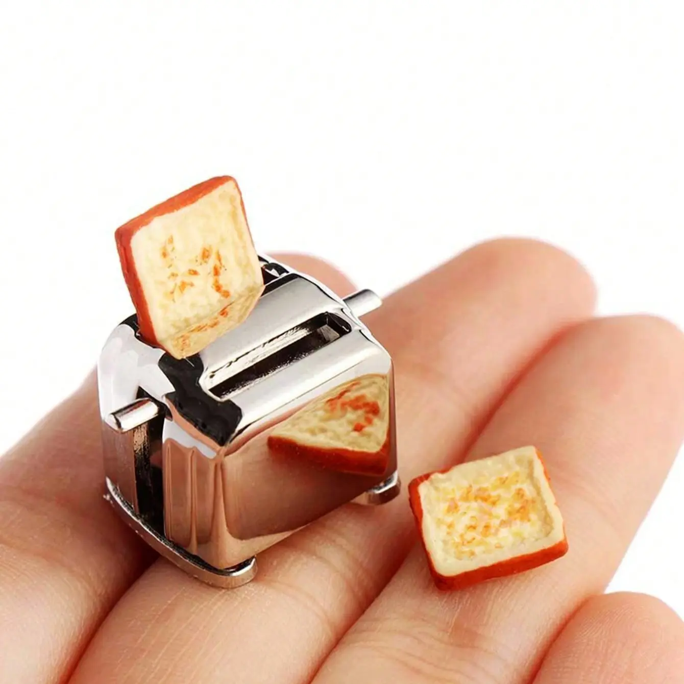 Miniature Bread Machine Dollhouse Accessory Playhouse, 1:12 Scale Kitchen Scene Food Appliance, Includes 2 Pieces of Bread, Random Color, Doll Accessories Gift