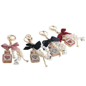 Stylish Handmade Pearl Bow Key Charm, Perfume Bottle Heart Shaped Bag Accessory for Ladies Daily Decor