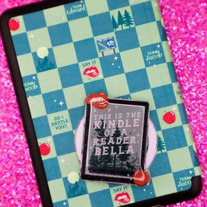 This Is Kindle Of A Reader Bella Glitter Phone Grip, Kindle Girlie, Bookish Gift, Reader Gift, Vampire SAGA, Bella Swan and Edward Cullen