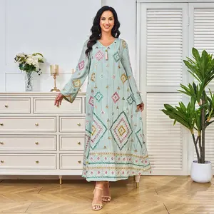 Middle Eastern Dubai Muslim Robes. New Style Embroidered Sequined Women's Dresses with Large Hemlines From Qatar and Turkey.