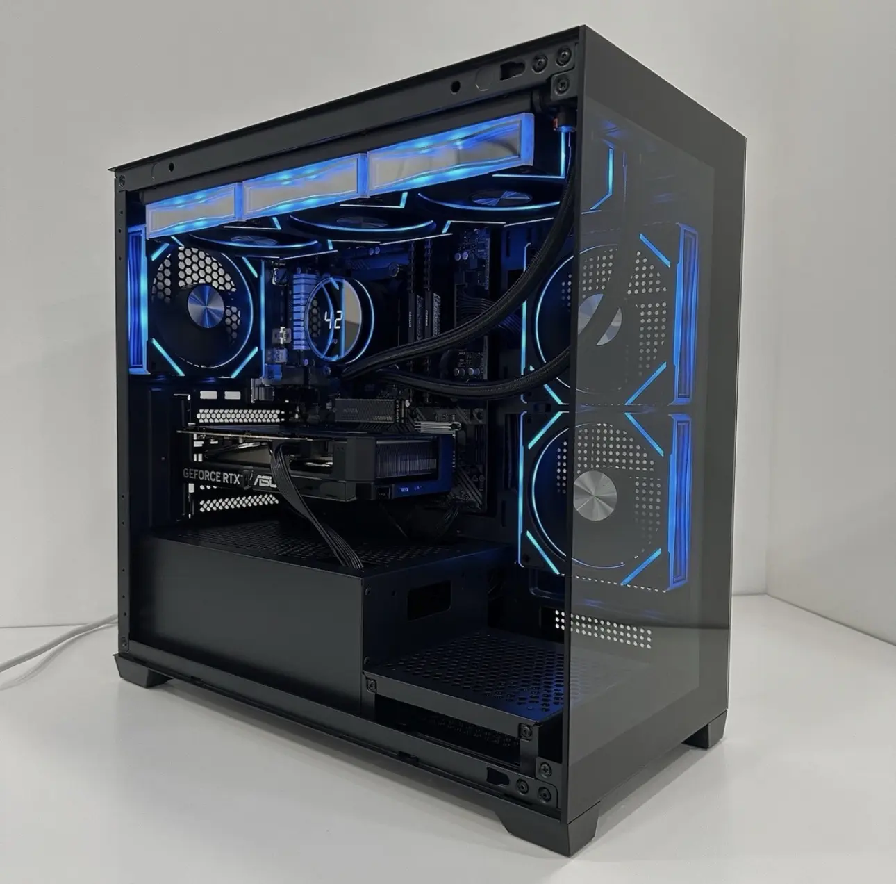 Fast Gaming PC / AMD Ryzen 7 5700X / 2TB SSD / 64GB DDR4 / RTX 5070 TI 16GB WiFi  360MM Liquid Cooler With Temperature Display