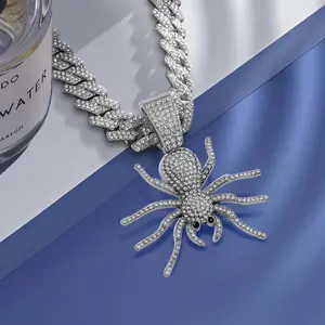 Hip-Hop Rapper Spider Pendant Cuban Chain Necklace for Men & Women Ideal for Thanksgiving Christmas New Year Gifts Party Festivals