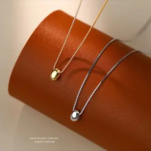 Elegant Geometric Necklace in 925 Sterling Silver with Unique Design and Decorative Element