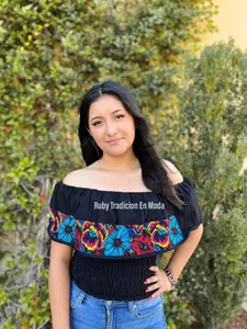 Emilia Blouse/ Blusa Bordada/ Blusa Punto de Cruz/ Ropa Mexican/ Ropa Artesanal/ Floral Design Clothing/ Embroidered Clothing/ Mexican Style/ Spring Embroidery/