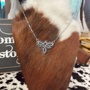 Elegant Celtic Knot Necklace - Silver Tone Chain with Intricate Design for Women's Fashion