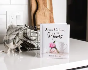 Jesus Calling for Moms, Padded Hardcover, with Full Scriptures: Devotions for Strength, Comfort, and Encouragement (A 50-Day Devotional) Hardcover – March 29, 202