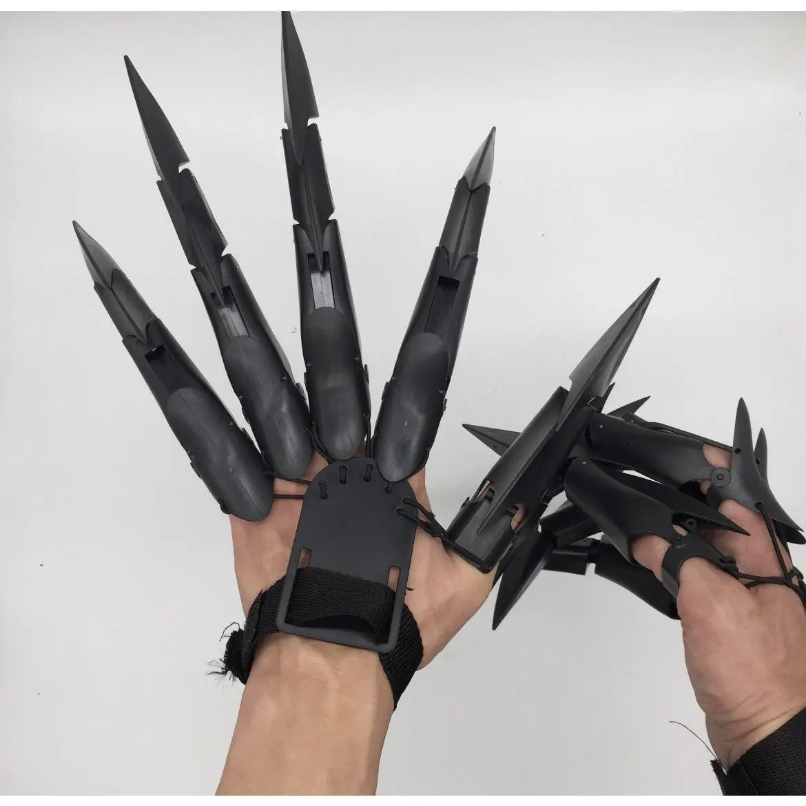 Black Mantis Claw (Pair)