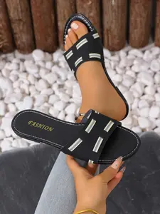 Simple Flat Sandals with Strap, Comfortable Lightweight Slip-On Shoes, Casual Footwear for Everyday Wear, Easy-To-Wear Design