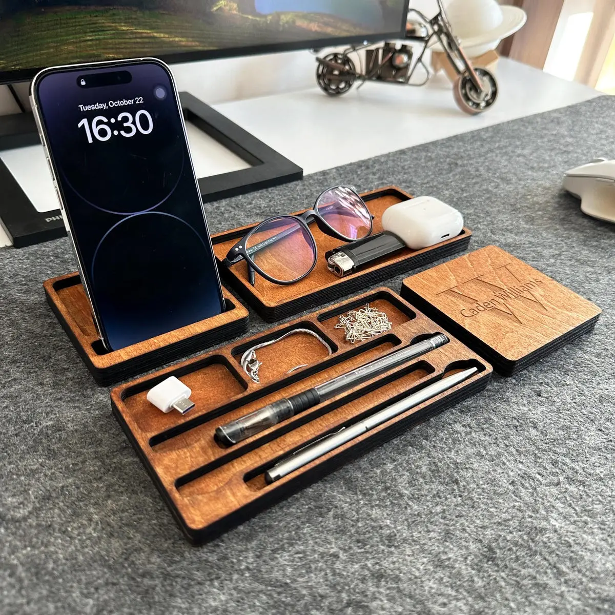 Personalized Wood Desk Organizer-Custom Docking Station For Men Anniversary-Fathers Day Gift-Catch All Tray Custom Desk Organizer-Xmas Gifts