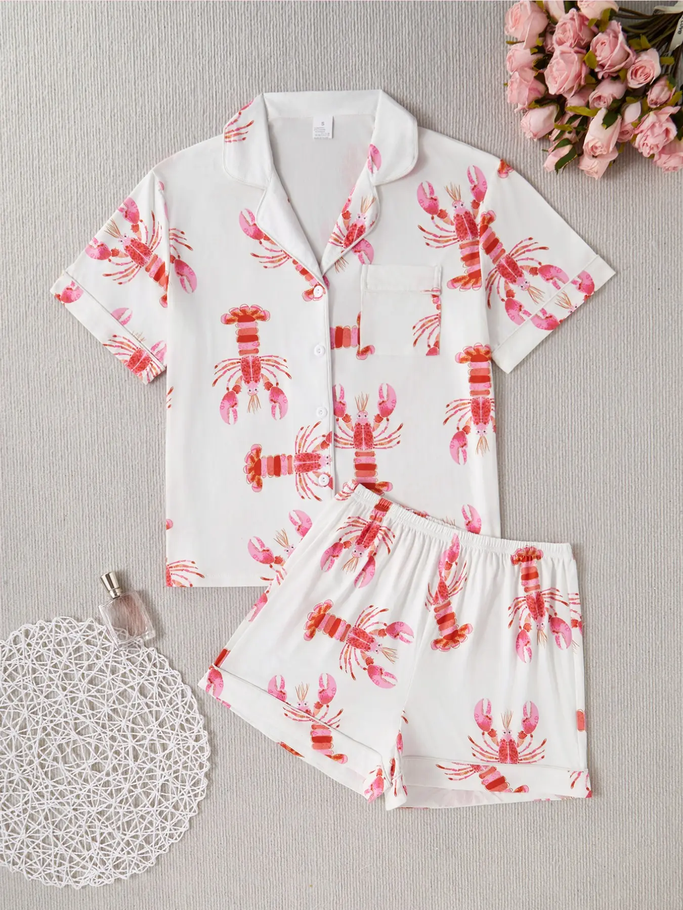 Women's All Over Lobster Print Pajama Set, Elegant Casual Comfy Fit Button Front Short Sleeve Top & Elastic Waist Shorts Pj Set, Ladies Sleepwear Loungewear Homewear for All Seasons, Pajamas
