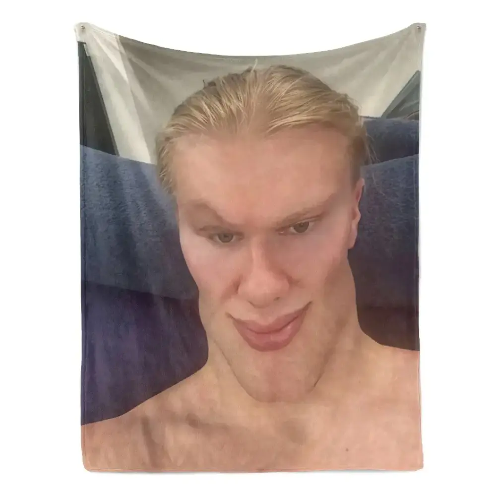 Erling Haaland Meme Print Flannel Blanket, Distorted Big Jaw Face Football Graphic Throw Blanket, Soft Cozy Lightweight Blanket for Sofa Bedroom Dorm Decor, Kids Blanket Adult Blanket for Kids & Adults, Soccer Fans Gift Idea