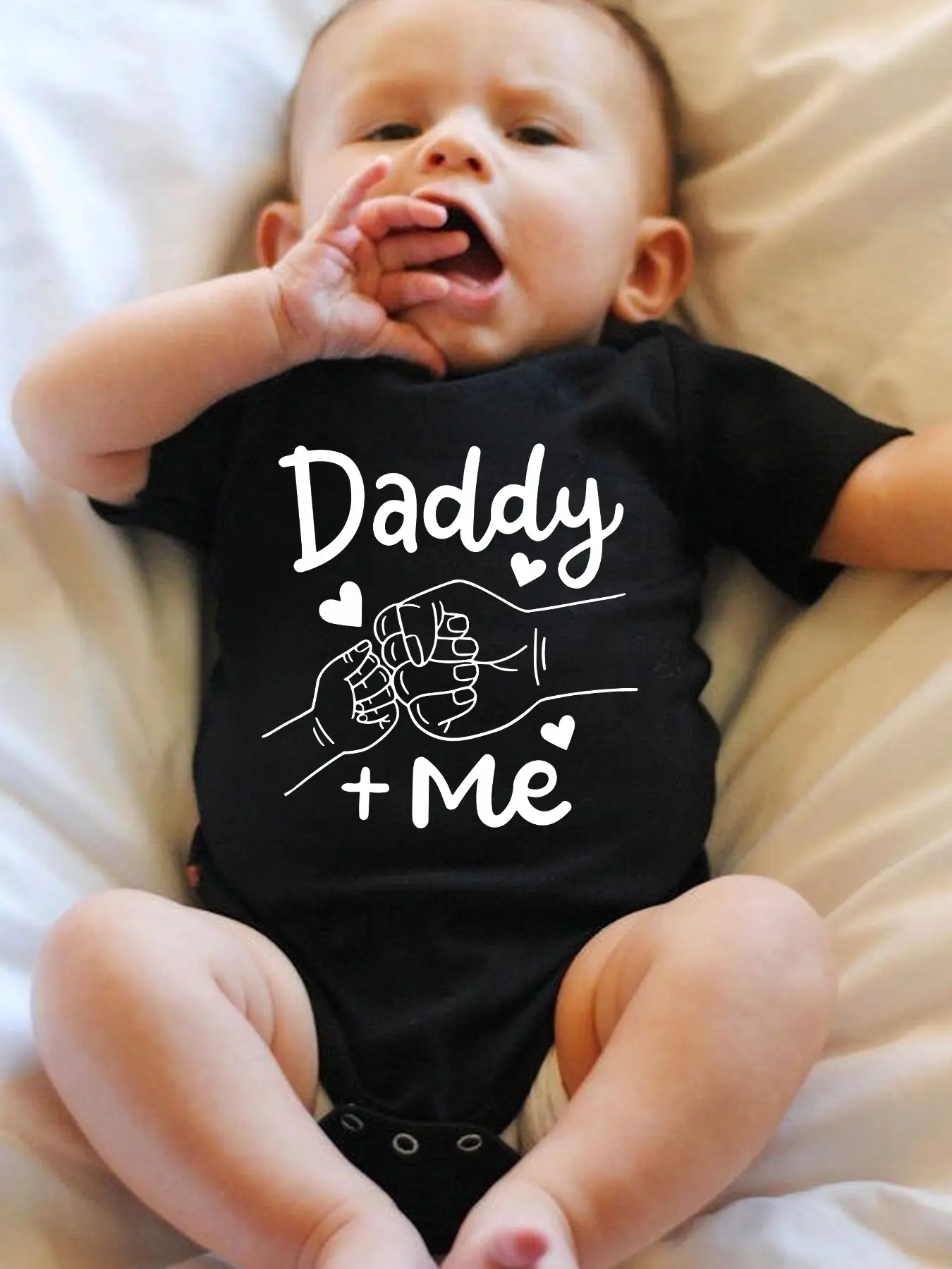 Short‑Sleeve Black Baby Bodysuit, Daddy and Me Fist Bump Hand‑drawn Heart Print Soft Cotton Newborn Infant Onesie