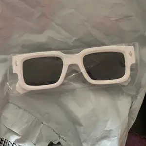 Cliente usando Gafas Premium