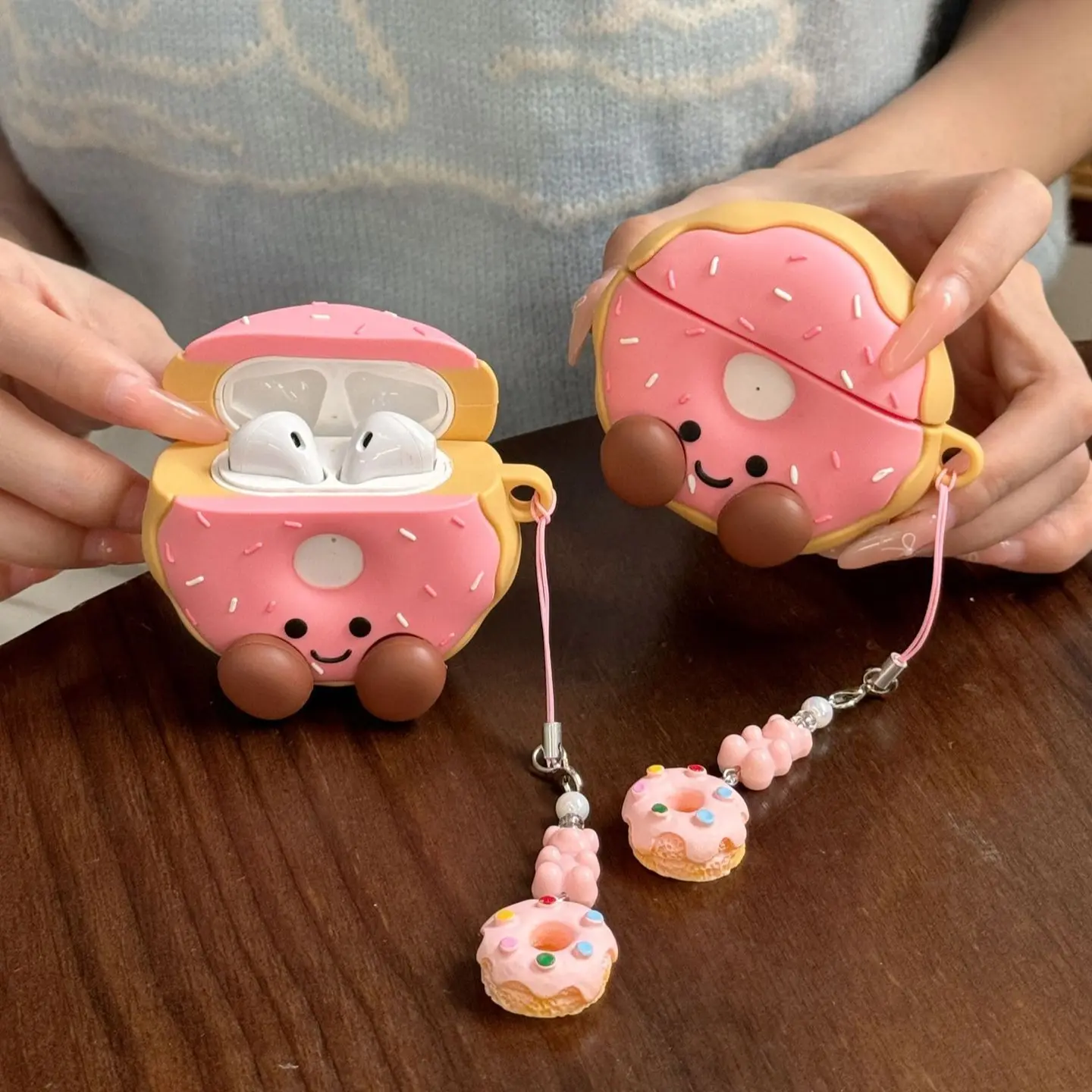 1 piece of donut shaped headphone protective case, anti drop, durable and Protection silicone headphone case, Apple wireless Bluetooth headphone case, Compatible Models suitable for AirPods 1/2/3/4/pro/pro 2/pro 3