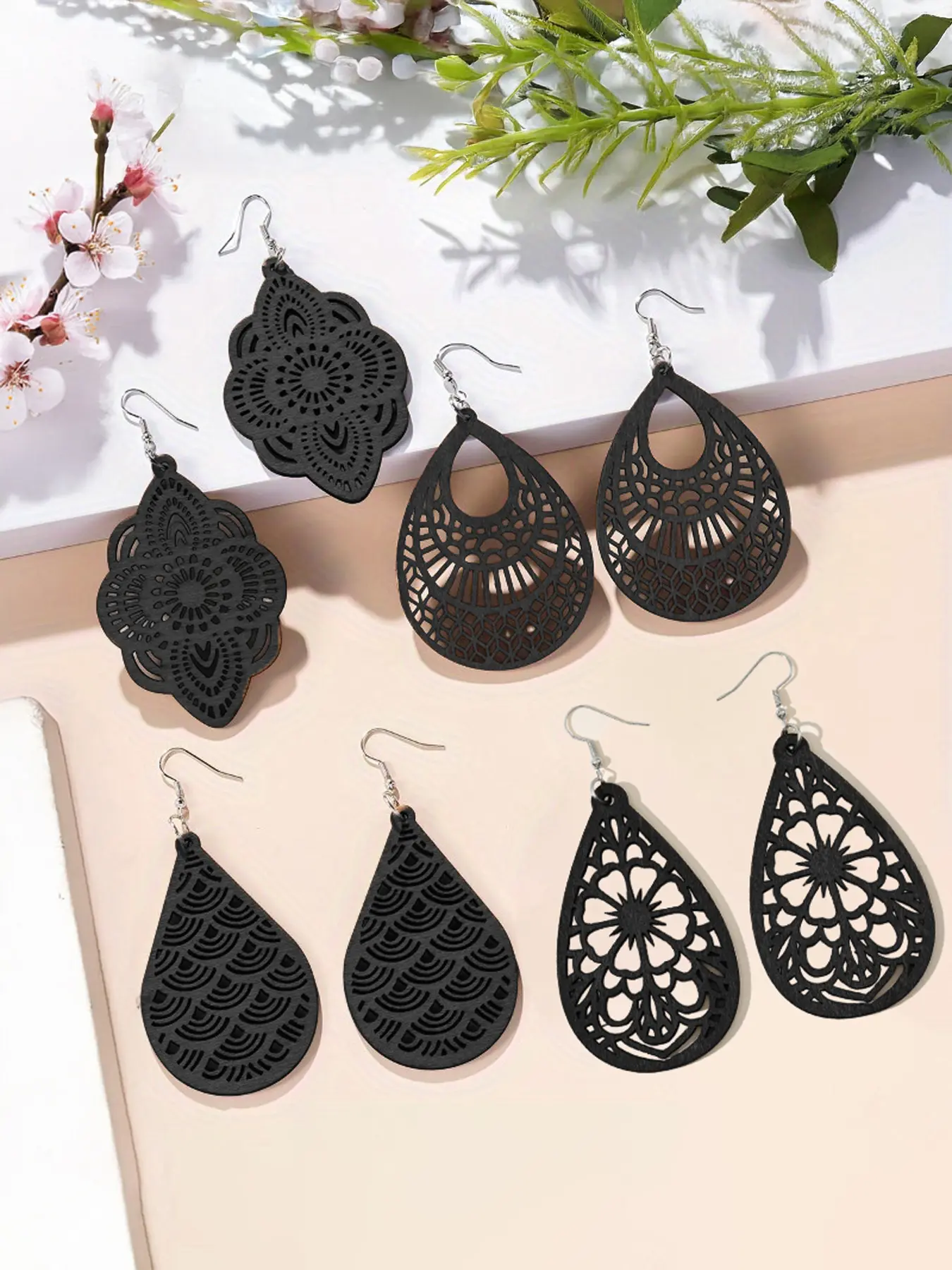 Vintage Carved Floral Pendant Earrings Set, Unique Floral Motif, 4 Pairs, Elegant Retro Wooden Flower Earrings Jewelry Gift, Bohemian Earrings, Dangle Earrings, Perfect for Women, Daily Wear