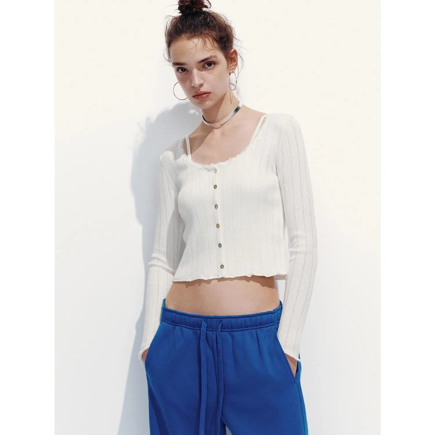URBAN REVIVO Women's Minimalist Short Sleeve Knit Fabric Top, Cropped Elevated Casual Streetwear, Blouse, Women's Clothes, Knit Top, Polyester, Wool, Polyblend Wool, Streetwear Look, Multi-Size, Gentle Wash Care, Cropped Cut