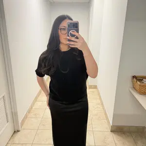 Elegant High-Waisted Mermaid Long Skirt with a Silky Draped Effect, Slimming Solid-Color Fashion Skirt with Glossy Design