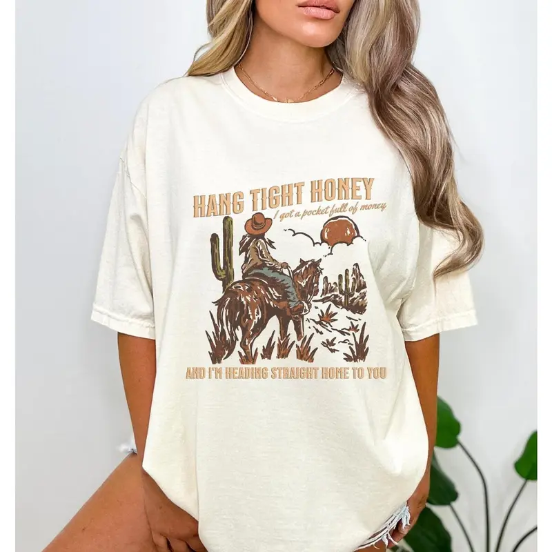 Lainey Wilson Concert Shirt | Hang Tight Honey T-Shirt | Nashville Shirt Rodeo | Oversized Western Shirt Gift for Her | Country