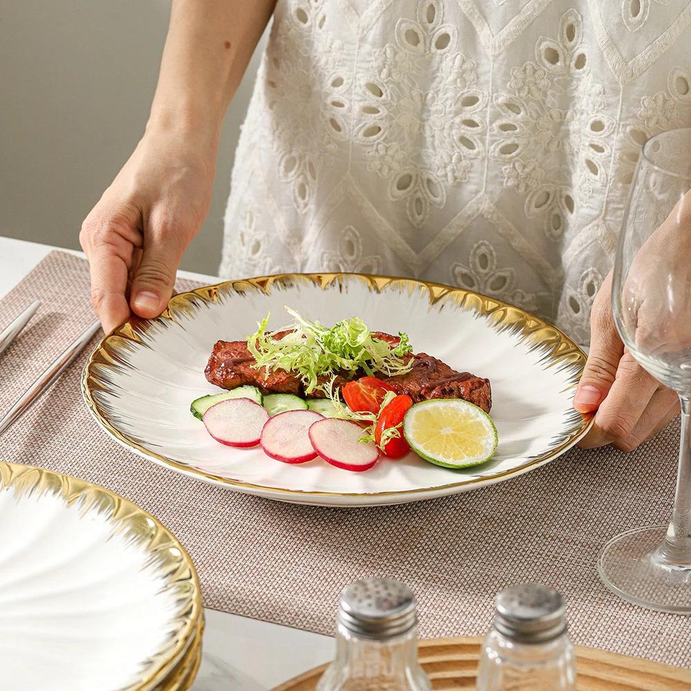 LETAOTAO Factory Supply Eco-Friendly Round White Porcelain Ceramic Steak Plate Dinner Set with Gold Rim