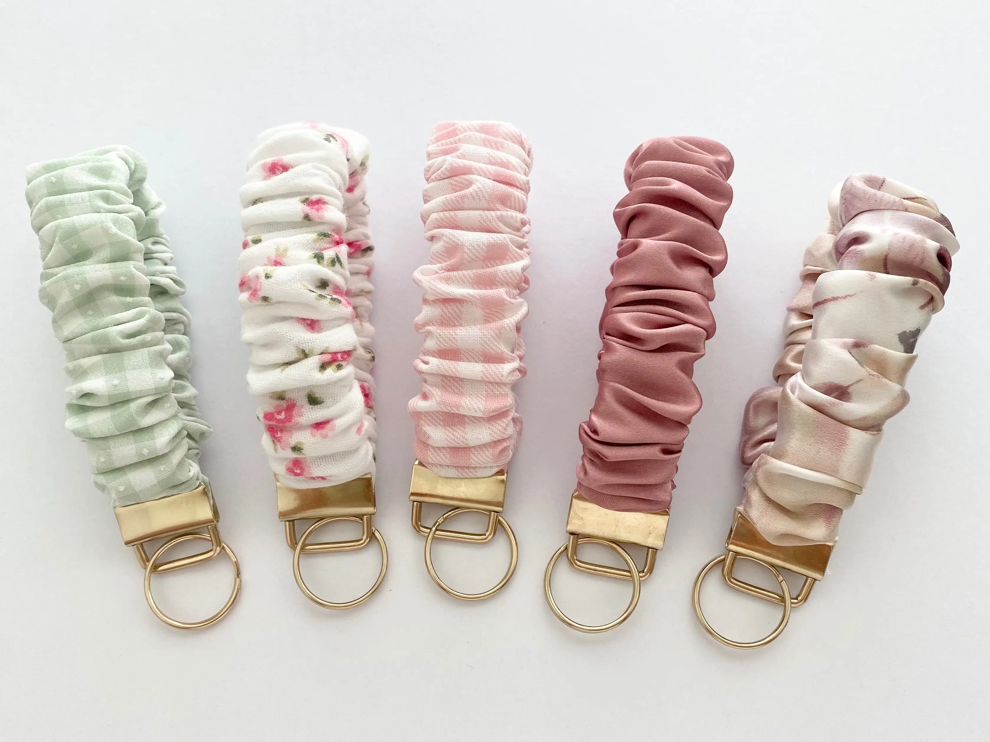 Scrunchie Keychain Wristlet, key fob keychain, scrunchie keychain, floral wristlet keychain, keychain