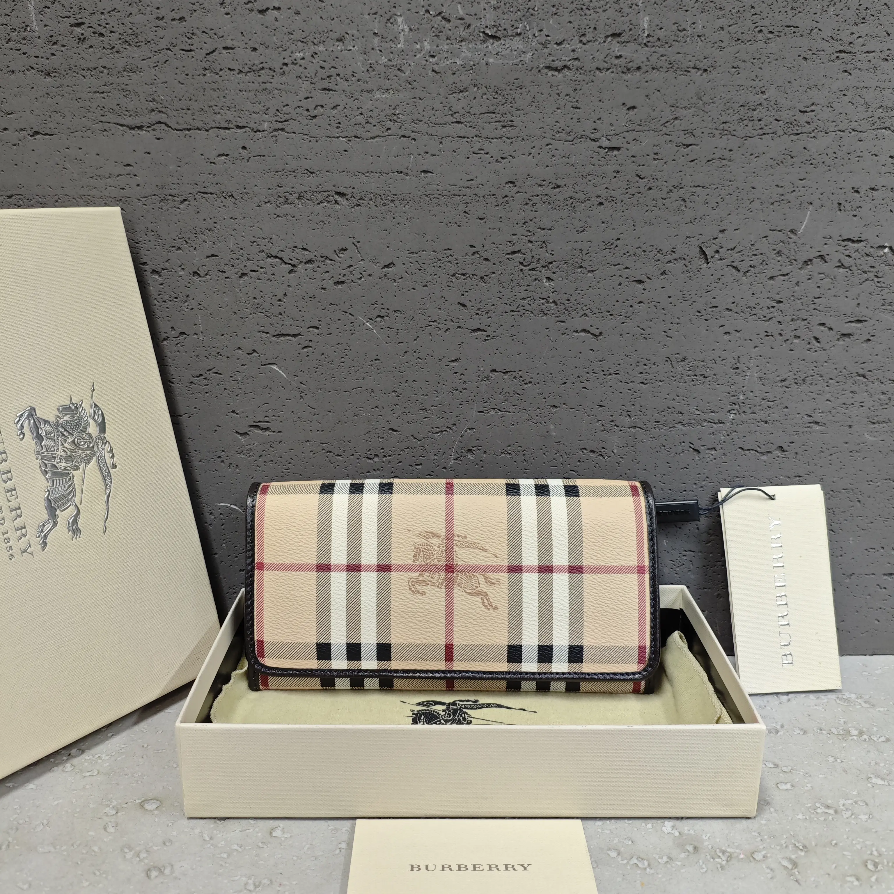 Pre-owned BURBERRY Leather Shoulder Bag D0630632514